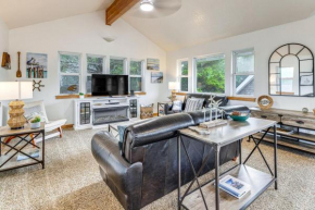 Rockaway Beach Home with Hot Tub 4 Blocks to Beach!